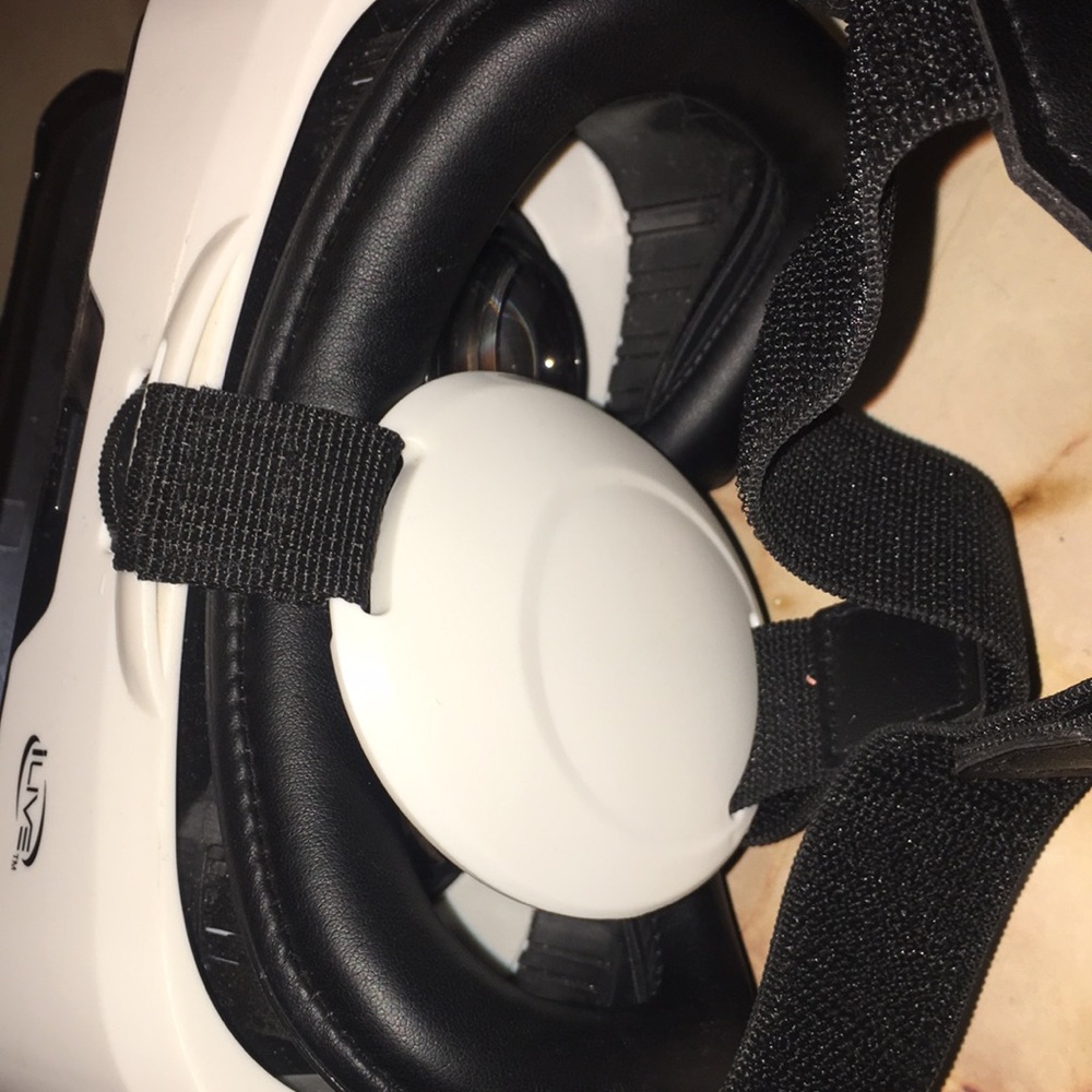 Virtual reality headset - Picture 3 of 4